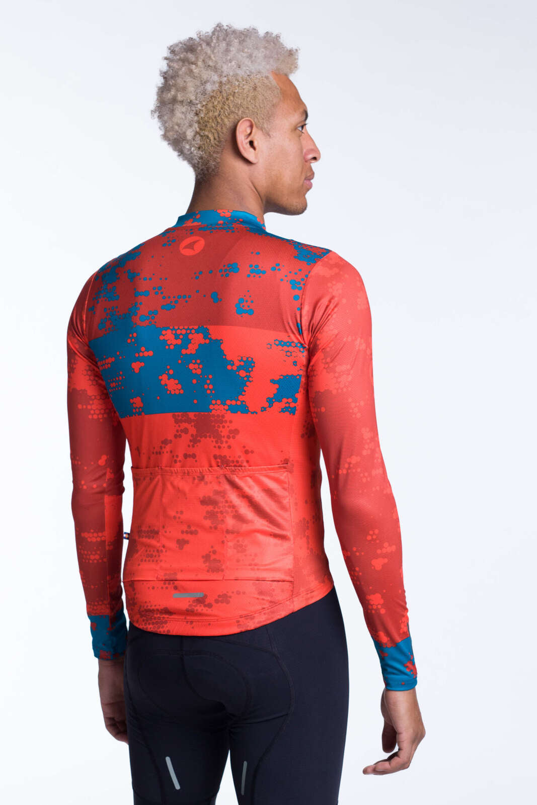 Men's Red Aero Long Sleeve Cycling Jersey - Ascent Disperse Back View #color_disperse-ranier-red