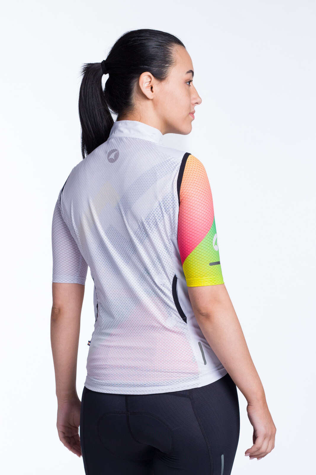 Women's White Packable Cycling Wind Vest - Back View #color_bone