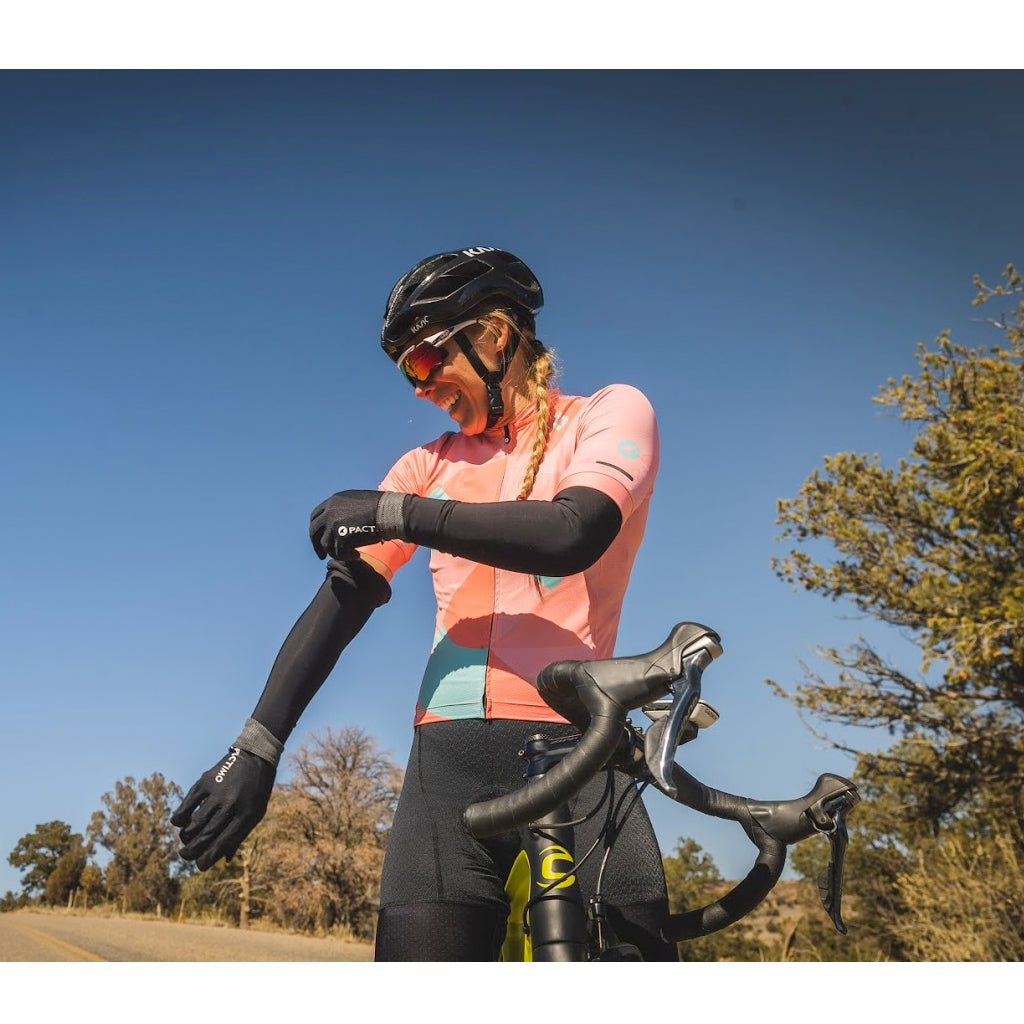 Thermal Reflective Cycling Arm Warmers - Putting On